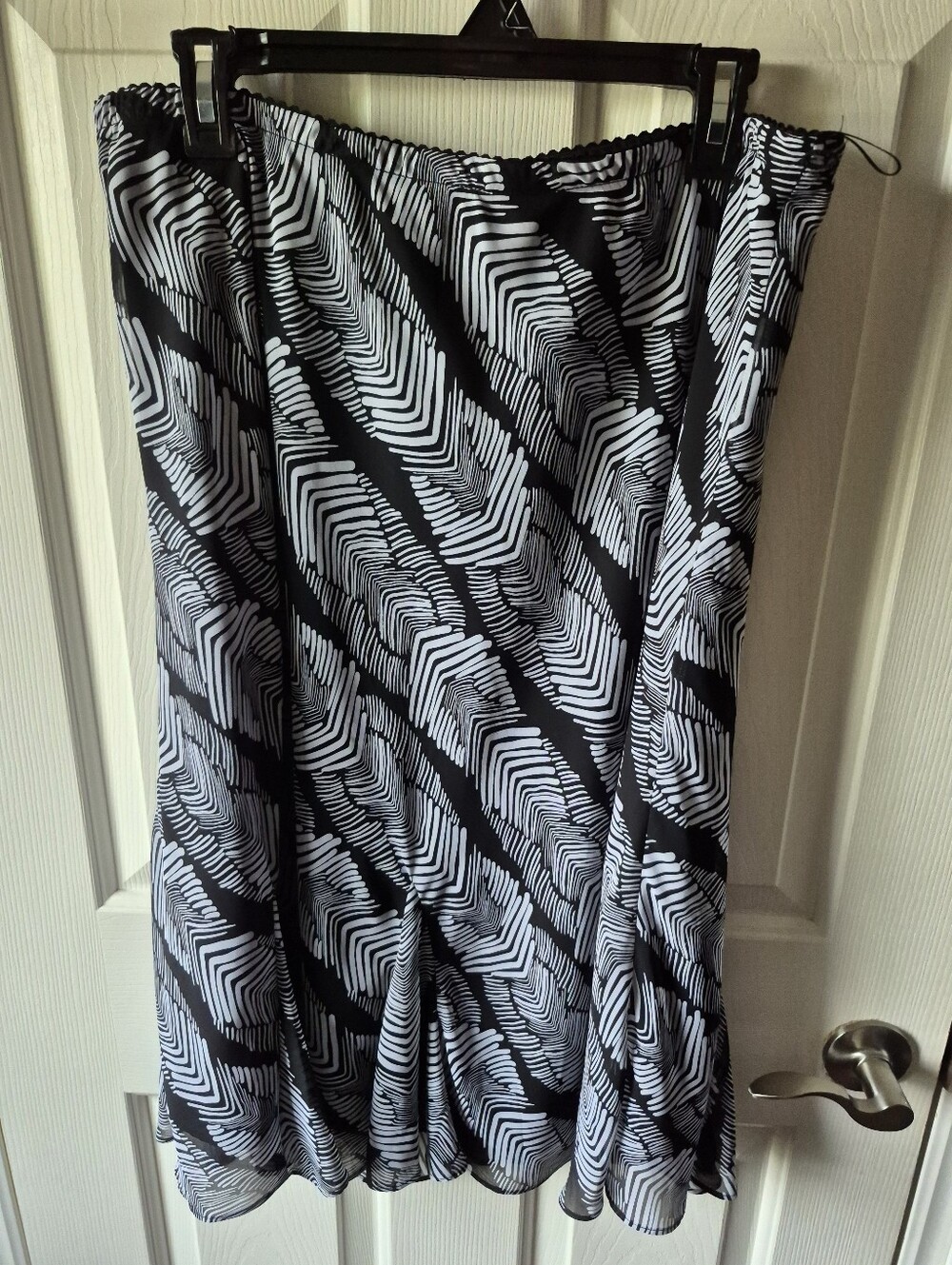 East 5th Black and White Patterned Maxi Skirt